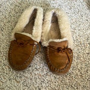 Brown fluffy slippers